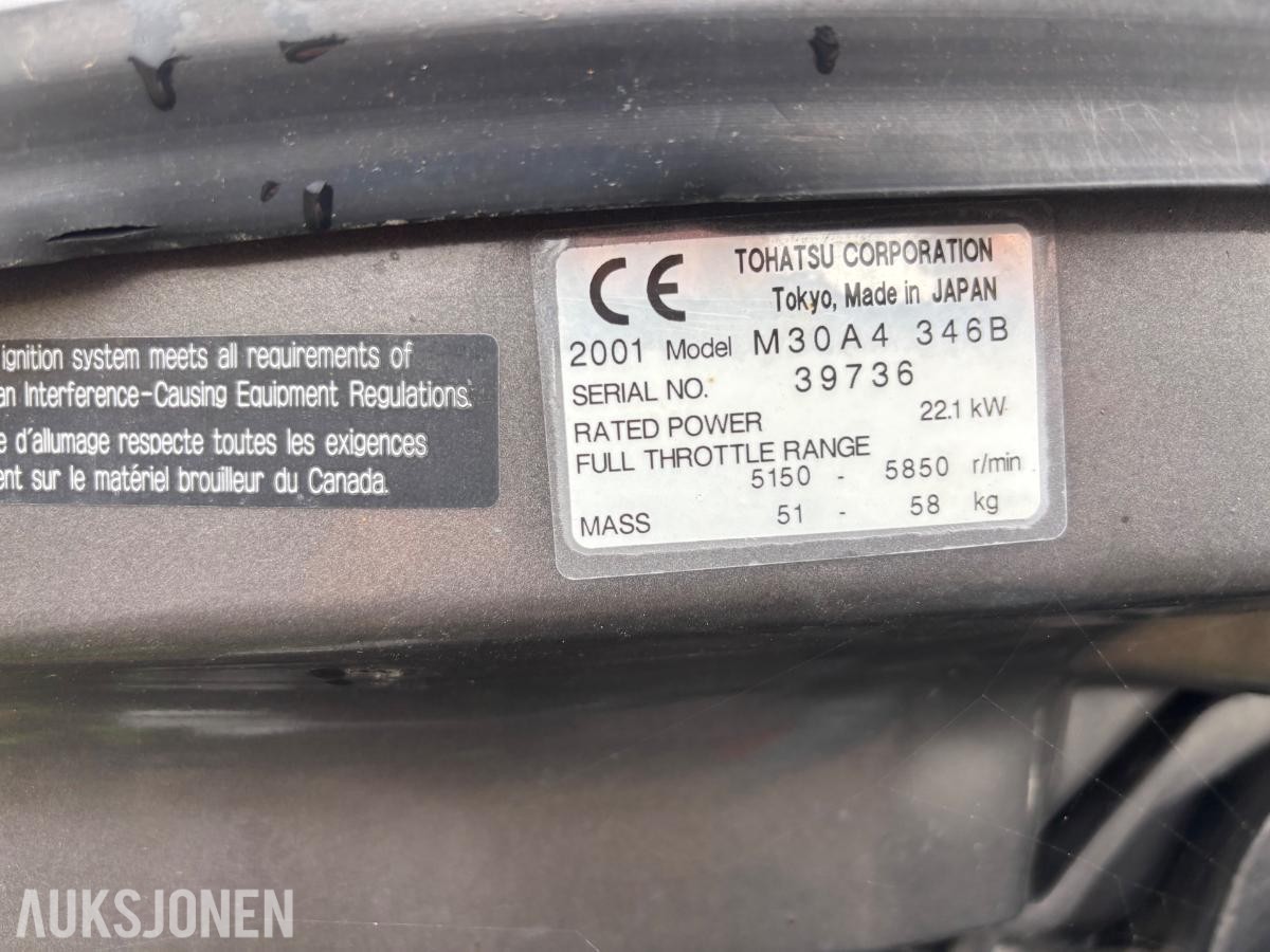 1980 Rana 17 med 30hk Tohatsu motor og båthenger