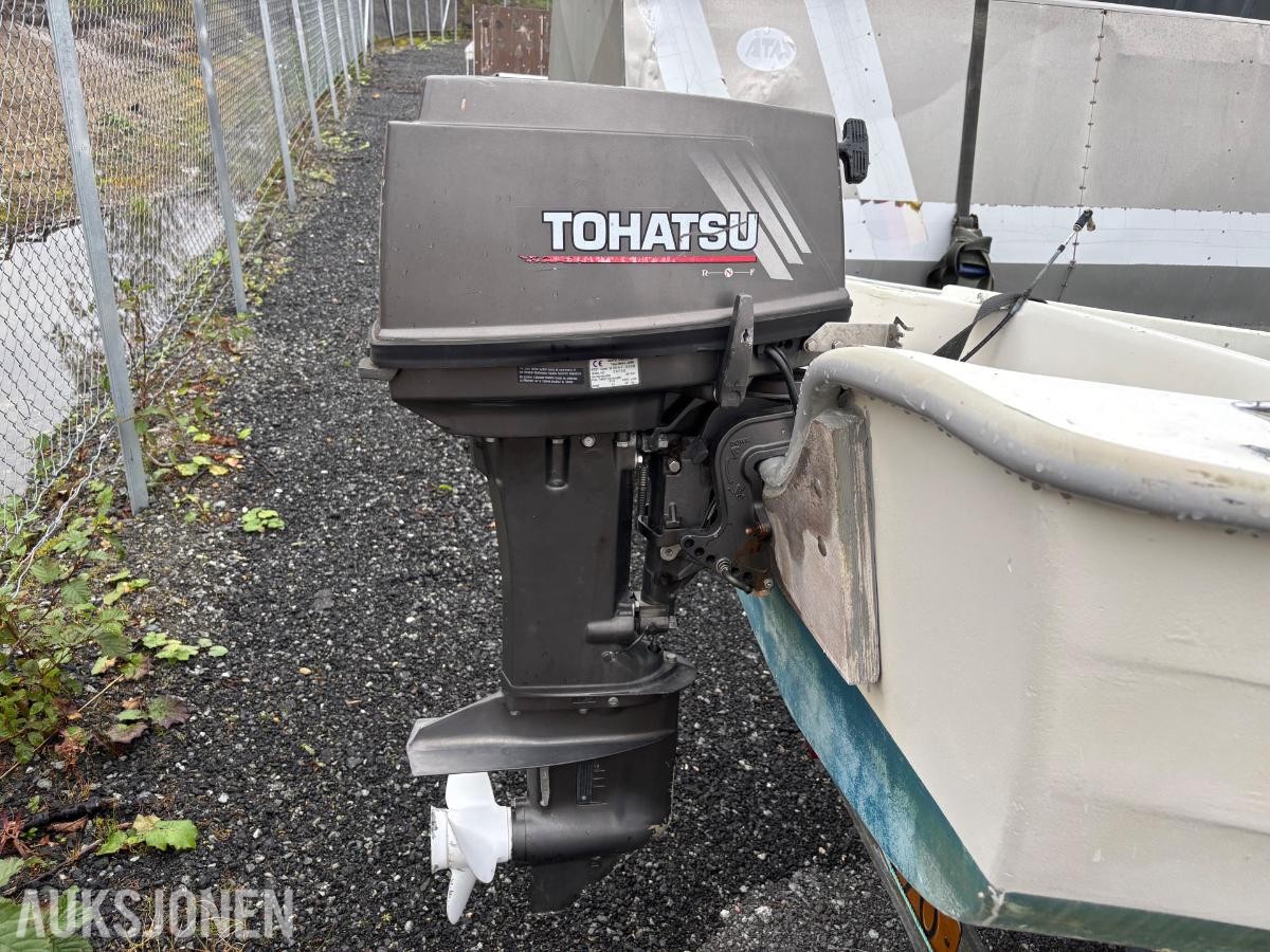 1980 Rana 17 med 30hk Tohatsu motor og båthenger
