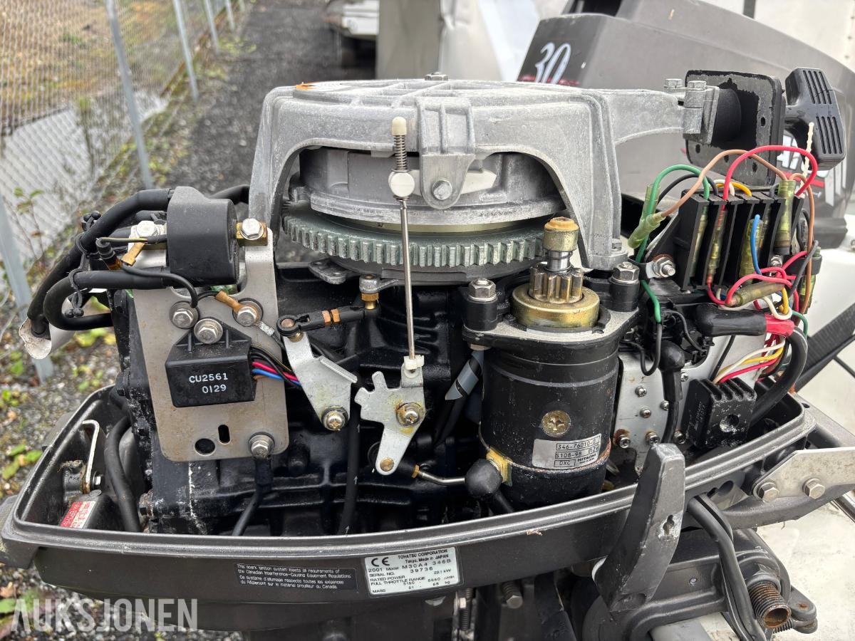 1980 Rana 17 med 30hk Tohatsu motor og båthenger
