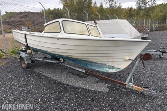 1980 Rana 17 med 30hk Tohatsu motor og båthenger