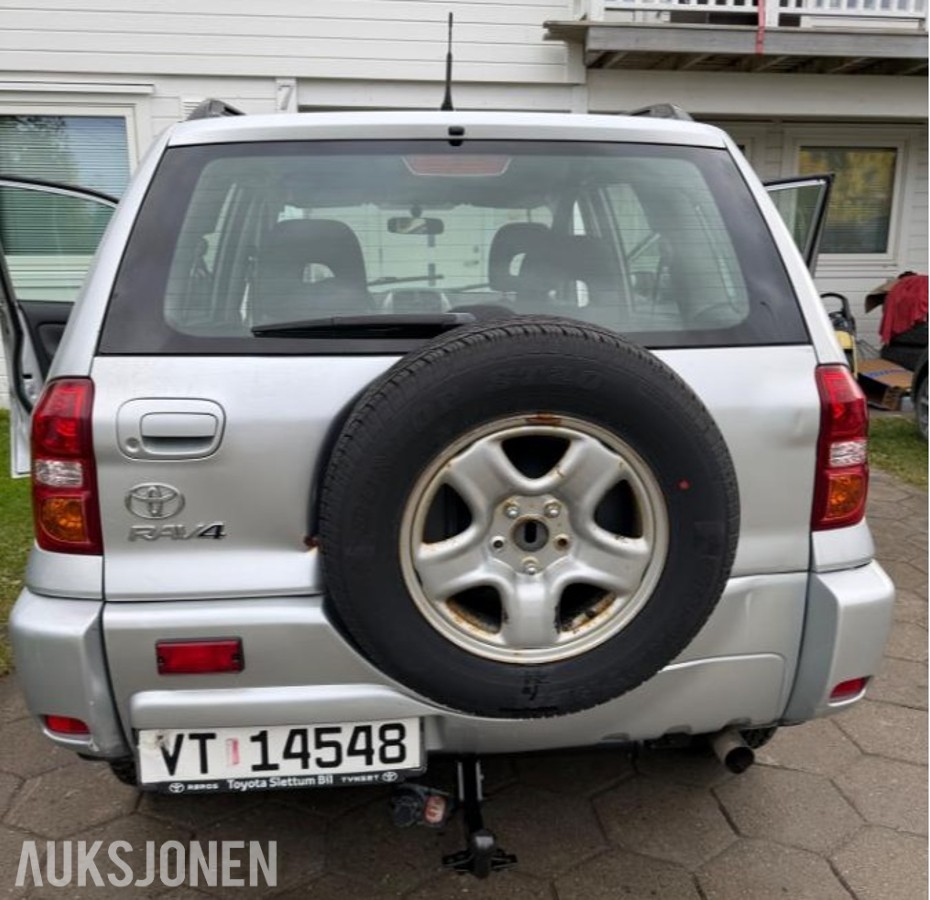 2004 Toyota RAV4 2.0 150 hk 4WD 155 700 km