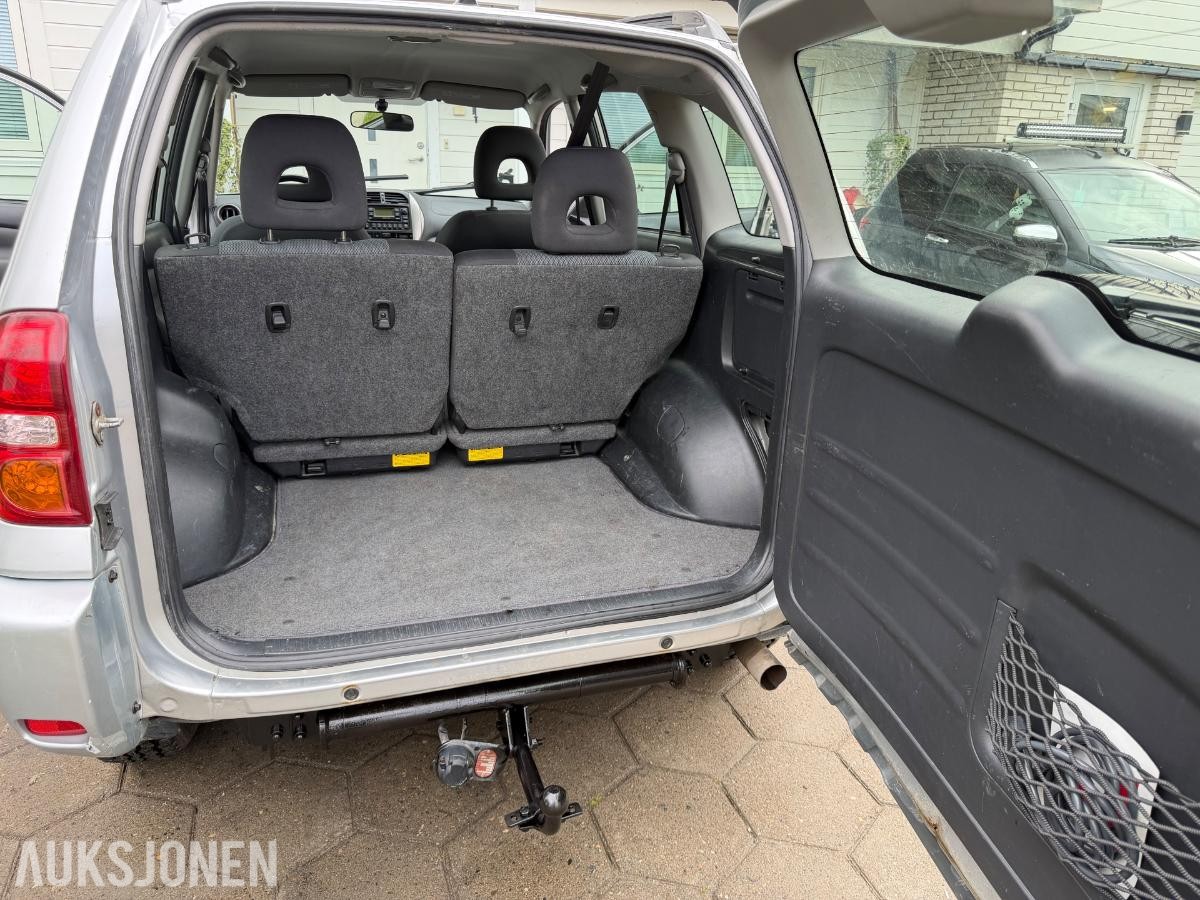 2004 Toyota RAV4 2.0 150 hk 4WD 155 700 km
