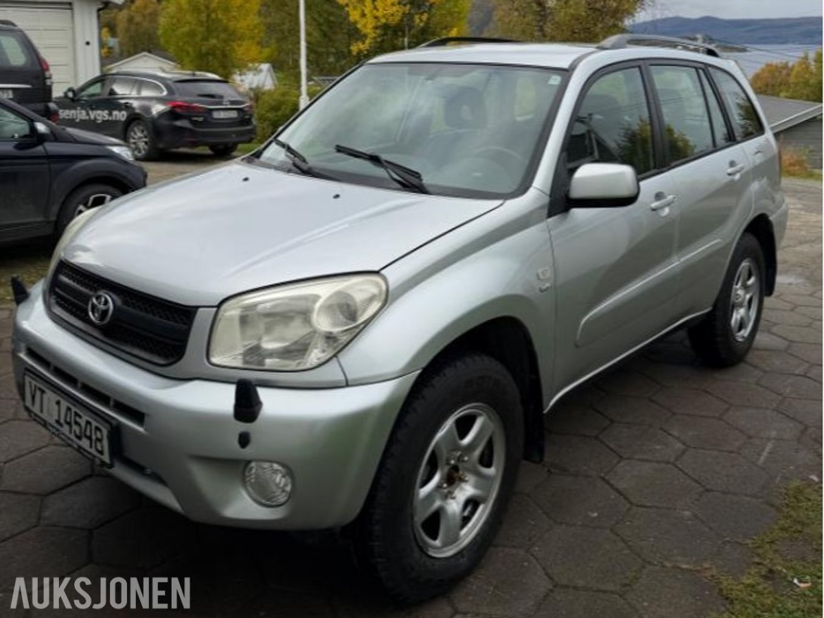 2004 Toyota RAV4 2.0 150 hk 4WD 155 700 km