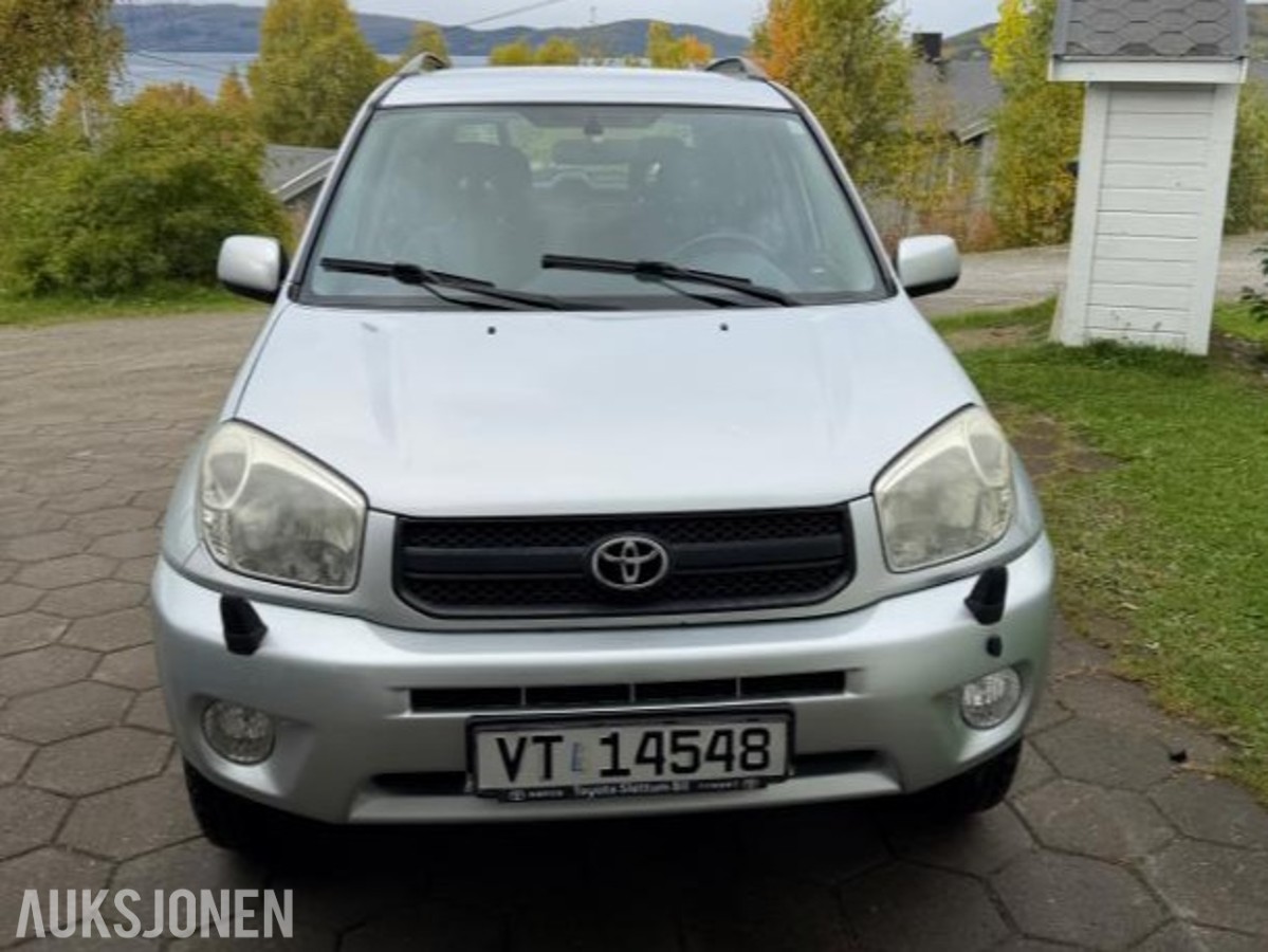 2004 Toyota RAV4 2.0 150 hk 4WD 155 700 km