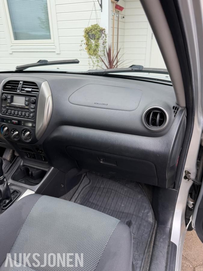 2004 Toyota RAV4 2.0 150 hk 4WD 155 700 km