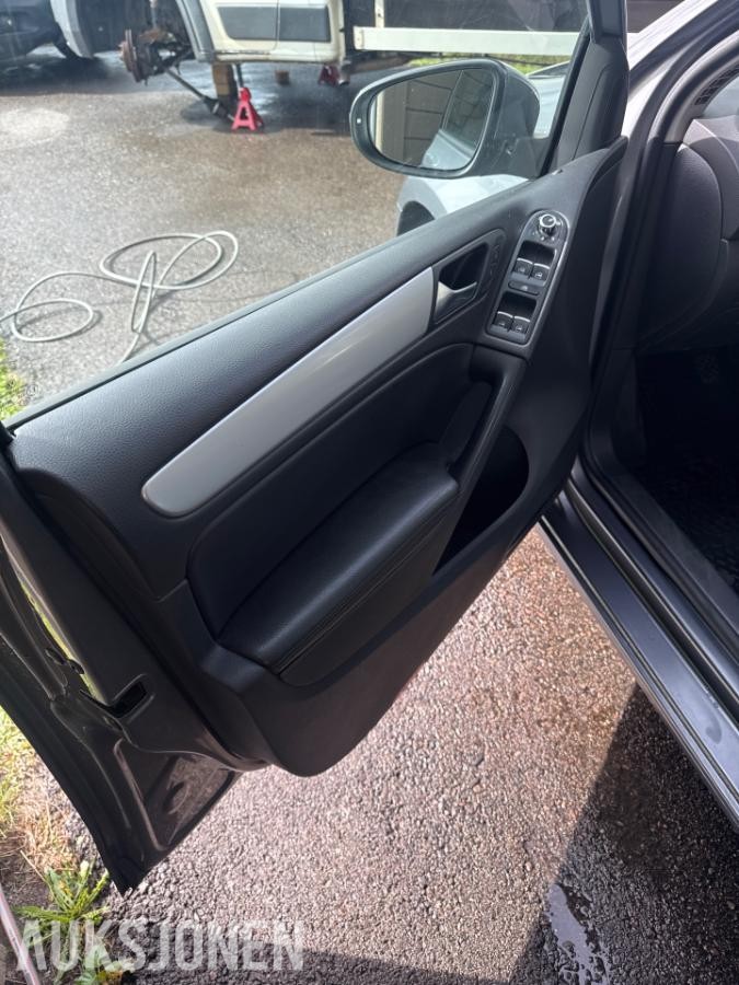 2013 Volkswagen Golf 1.6 Diesel 105hk Webasto, Hengerfeste, Cruisekontroll
