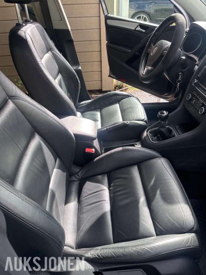 2013 Volkswagen Golf 1.6 Diesel 105hk Webasto, Hengerfeste, Cruisekontroll