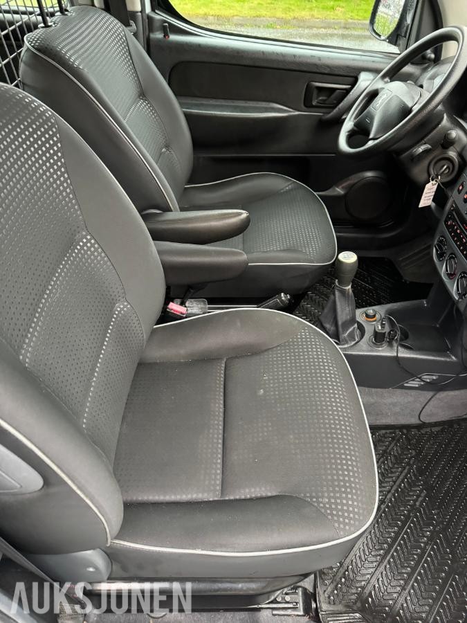 2007 Peugeot Partner 1.6 Diesel 90hk Hengerfeste, S+V dekk 