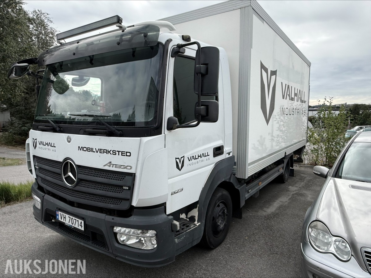 2015 Mercedes-Benz ATEGO verkstedsinnredning, løftelem, Palfinger kran