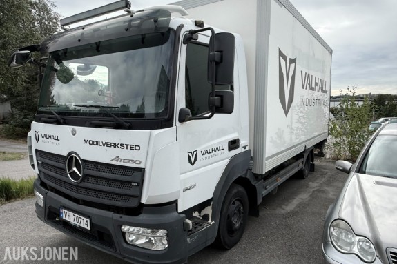 2015 Mercedes-Benz ATEGO verkstedsinnredning, løftelem, Palfinger kran
