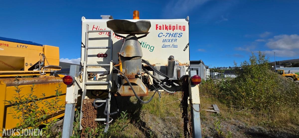 2011 Falköping C-7 HES kasse-strøer