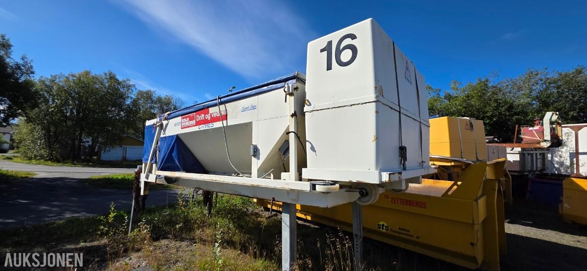 2011 Falköping C-7 HES kasse-strøer