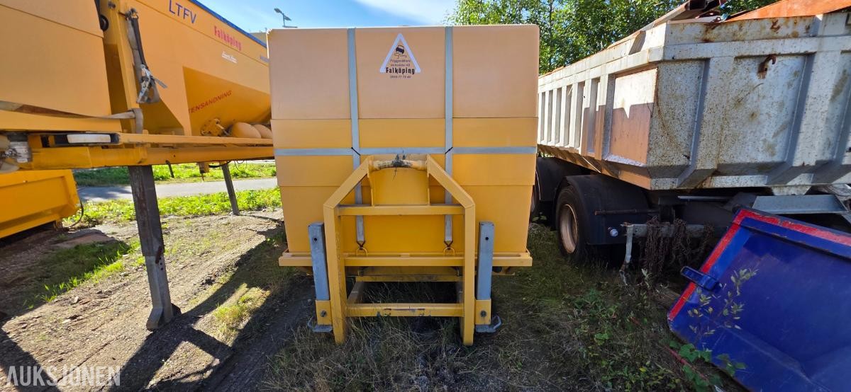 2019 Falköping CLC-647 saltspreder, 8,2 / 4,0 m³, 2 100 kg