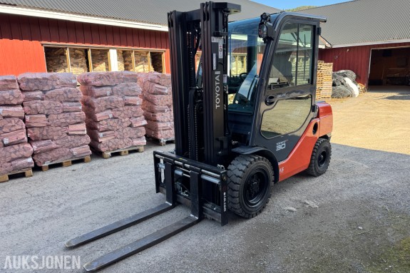 2020 Toyota TONERO 30 06-8FD30F 3T Motvektstruck 4,7M LITE BRUKT