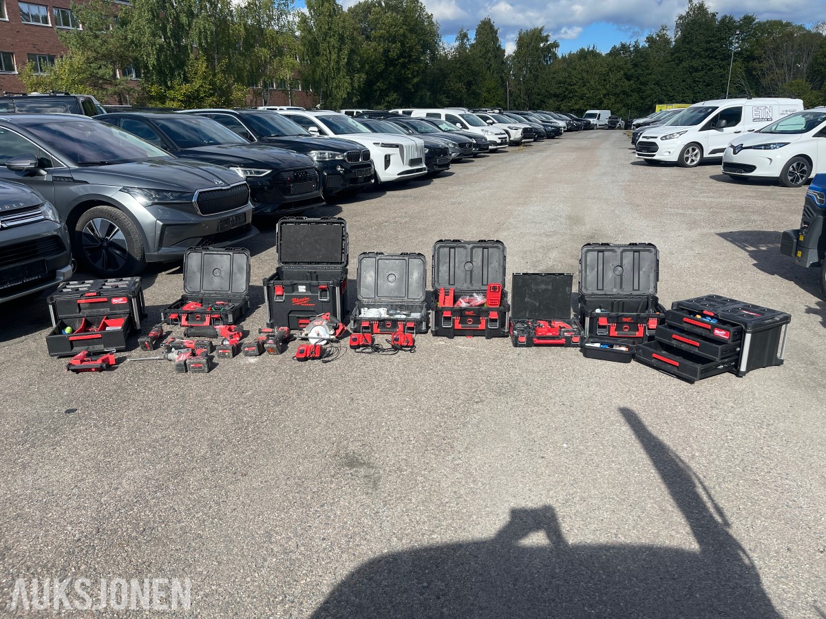 Stor Milwaukee Verktøykpakke selges samlet 