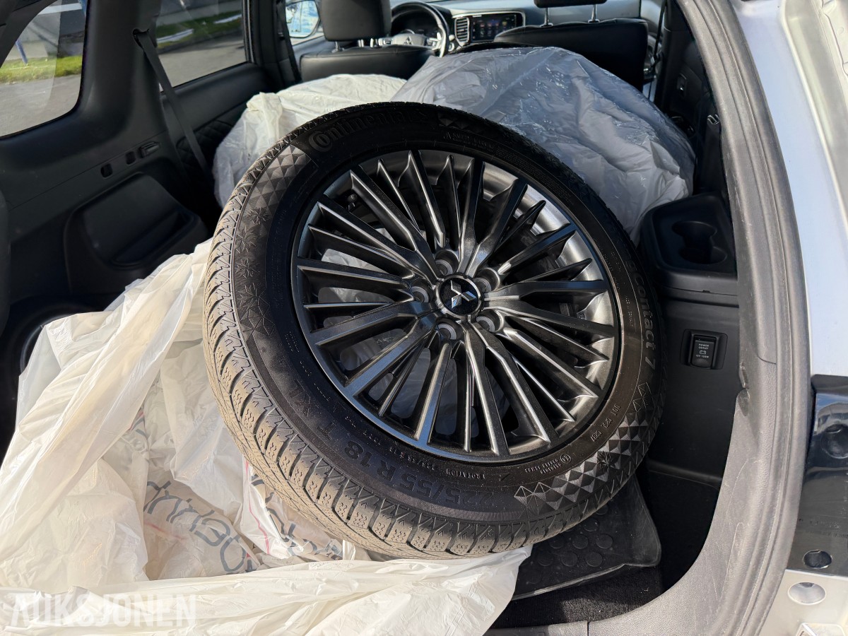 2019 MITSUBISHI OUTLANDER S-EDITION 4X4 HENGERFESTE TAKLUKE 360-KAMERA