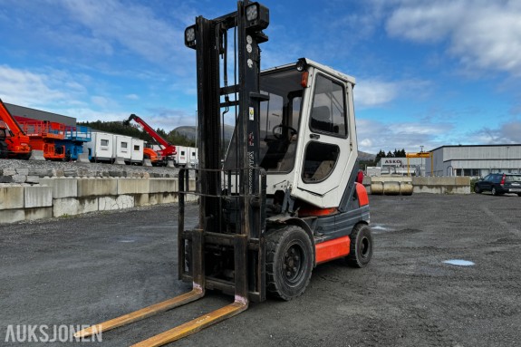 1999 Toyota 62-6FDF30 Diesel Gaffeltruck - Hydraulisk sideskift - Sertifisert til august 2026
