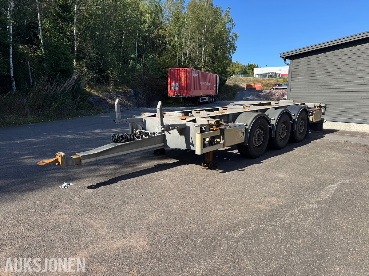 2016 HFR 3 axle centralax trailer, 3-akslet containerhenger, luftfjæring