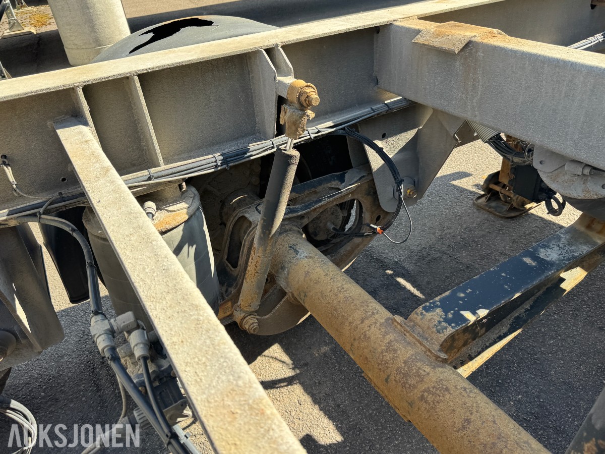 2016 HFR 3 axle centralax trailer, 3-akslet containerhenger, luftfjæring