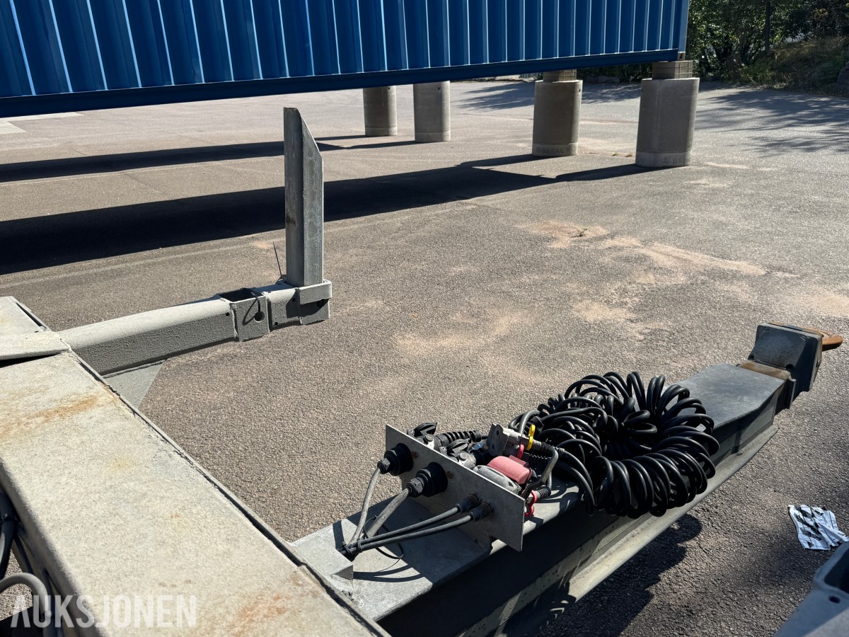 2016 HFR 3 axle centralax trailer, 3-akslet containerhenger, luftfjæring