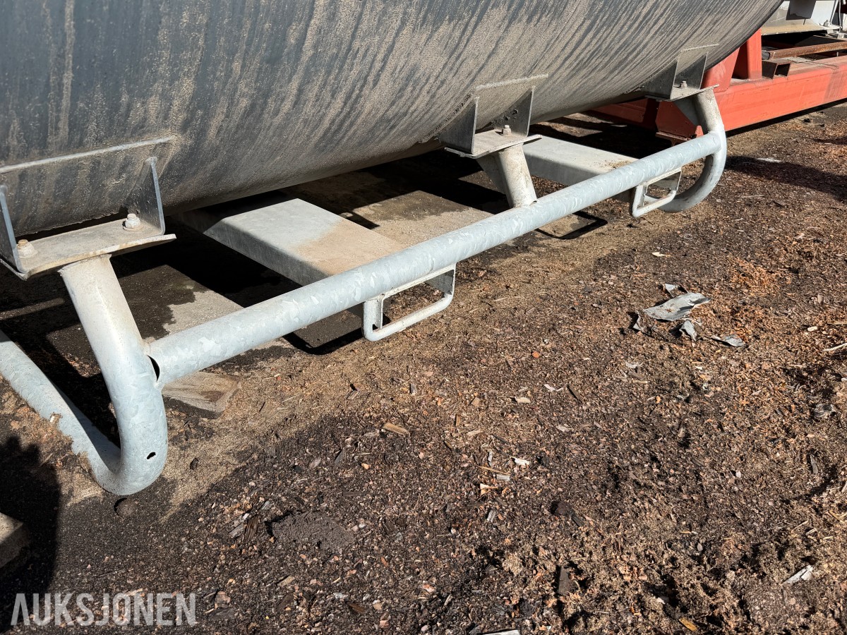 Fuel Proof 3000 liters dieseltank / med pumpeutstyr – 2017