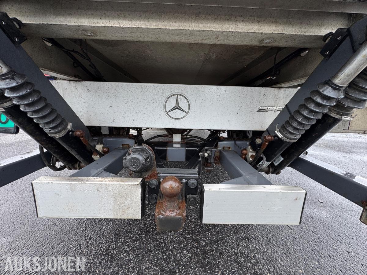 2016 Mercedes-Benz Sprinter 316 CDI/43 skapbil med bakløfter / EU-ok / 286608km