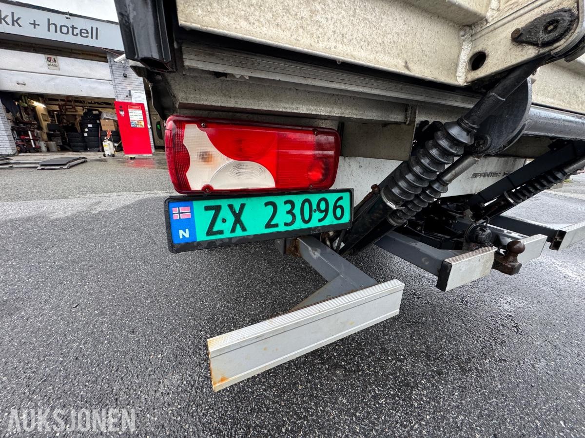 2016 Mercedes-Benz Sprinter 316 CDI/43 skapbil med bakløfter / EU-ok / 286608km