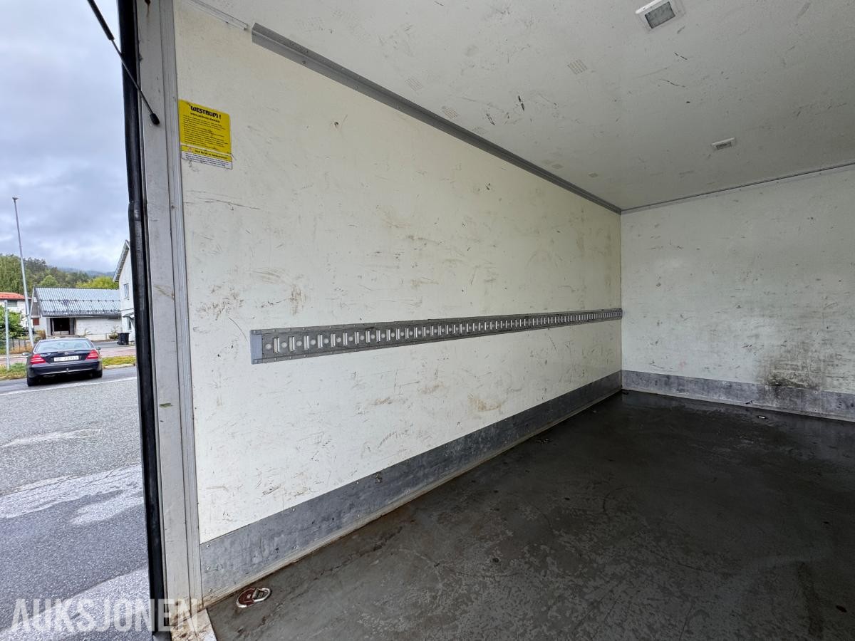 2016 Mercedes-Benz Sprinter 316 CDI/43 skapbil med bakløfter / EU-ok / 286608km