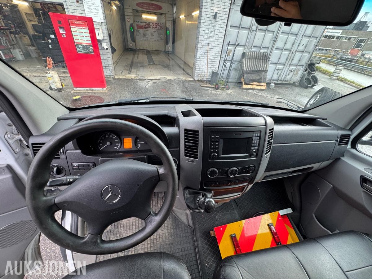 2016 Mercedes-Benz Sprinter 316 CDI/43 skapbil med bakløfter / EU-ok / 286608km