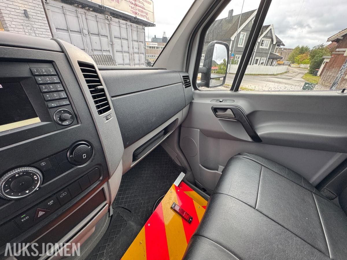 2016 Mercedes-Benz Sprinter 316 CDI/43 skapbil med bakløfter / EU-ok / 286608km