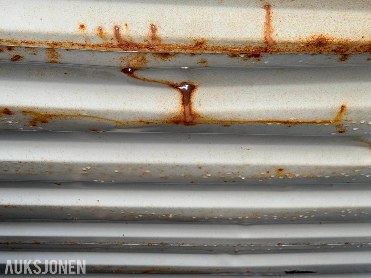 20 fots container med diverse overskuddsmateriell fra kommunalt V/A-anlegg.