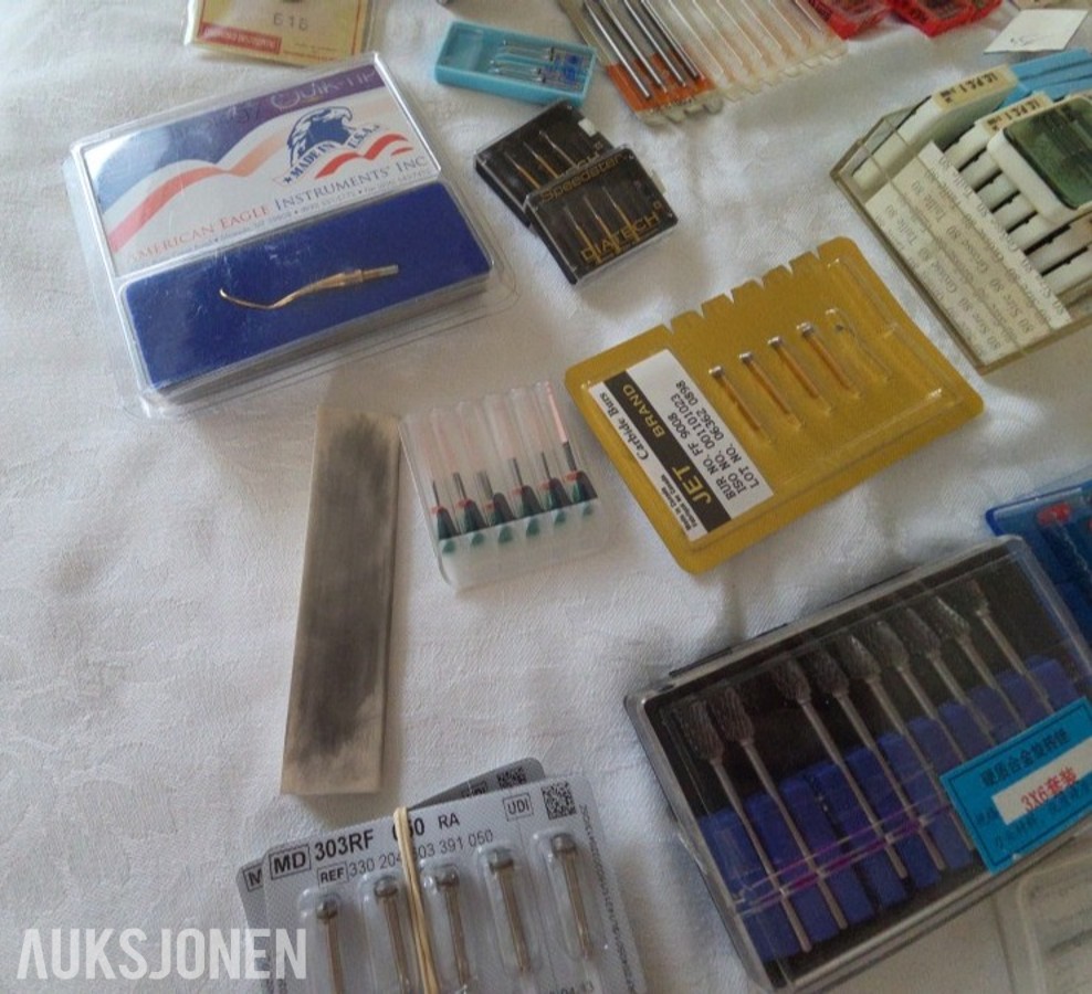 Stort parti dentalbor, endodontiske instrumenter og tannlegeutstyr