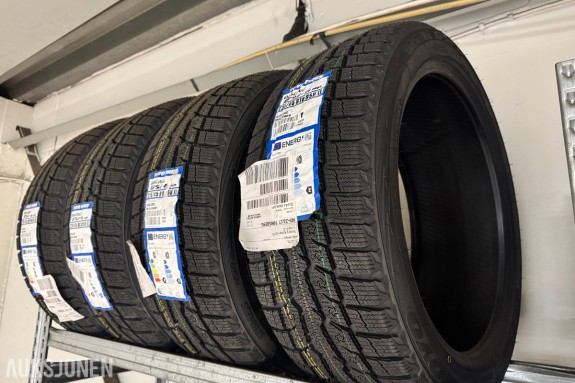 NYTT - 4 Stk. Toyo Observe GSi-6 HP 225/45 R18 Vinterdekk