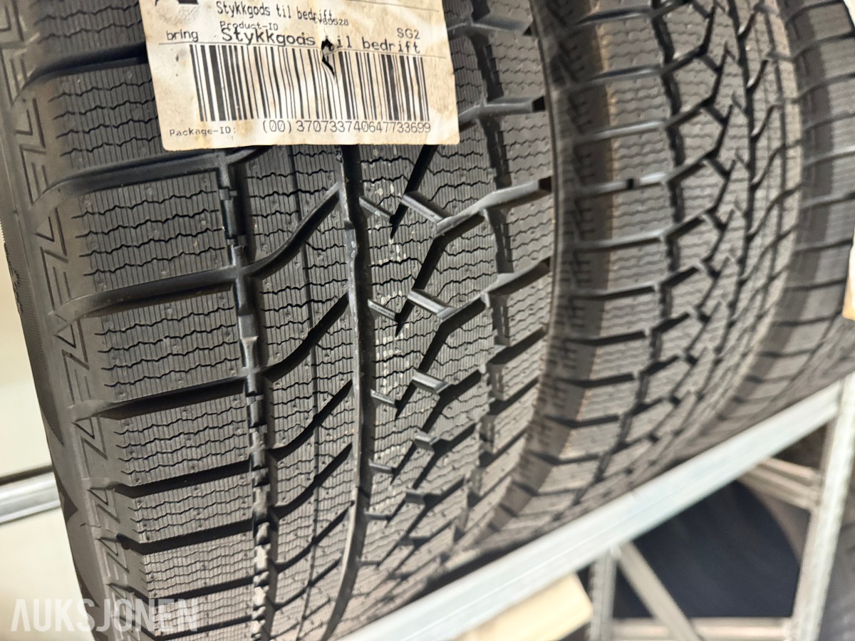 NYTT - 4 Stk. Goodride SW628 215/60 R16 Vinterdekk