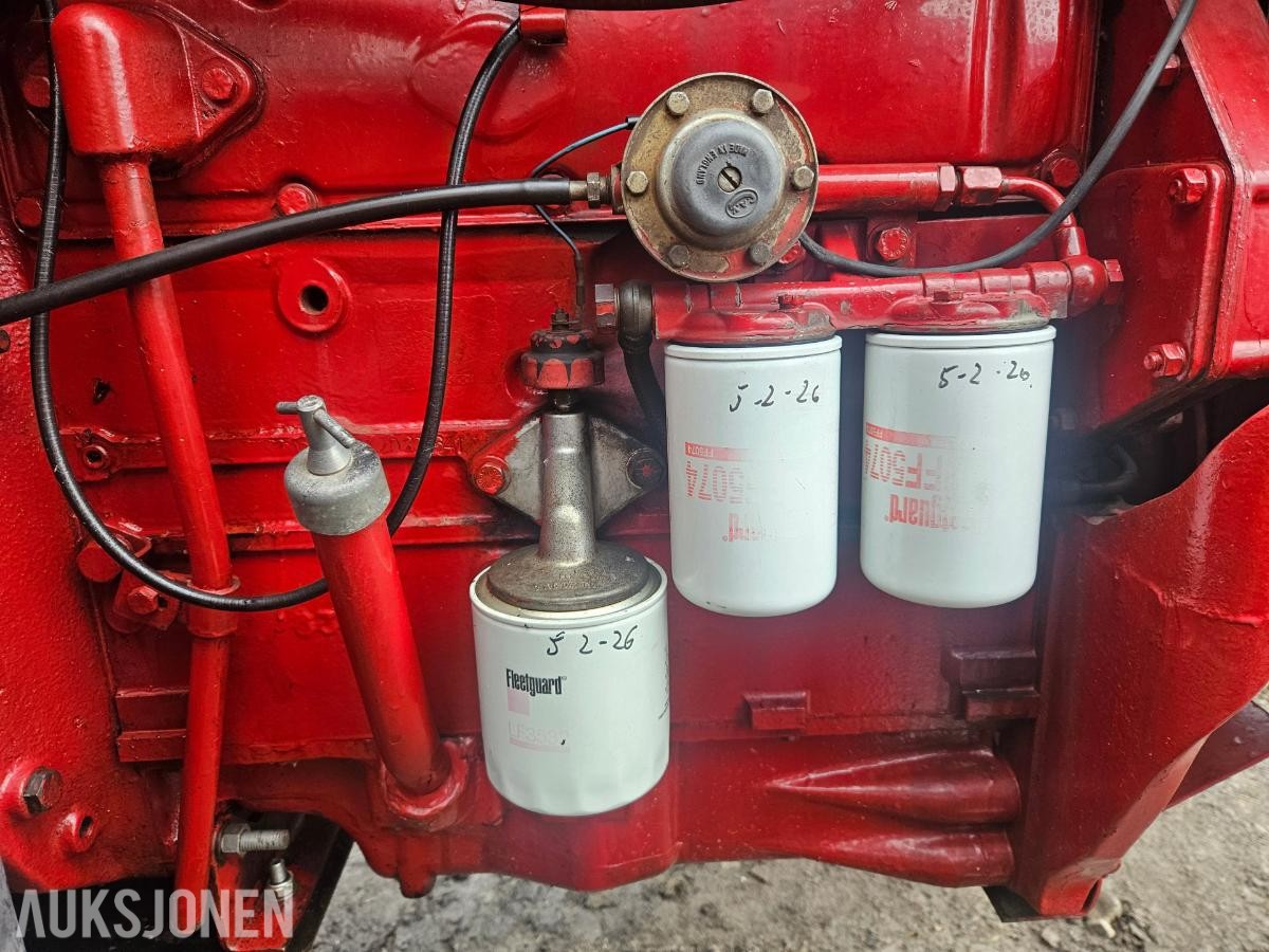 1981 International 585 XL 2WD