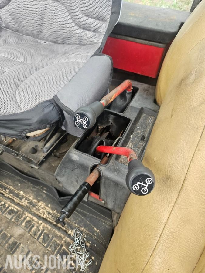 1981 International 585 XL 2WD