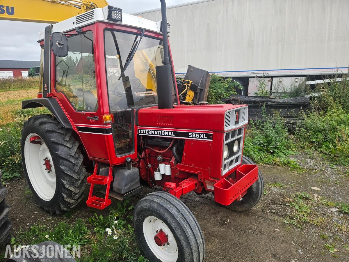 1981 International 585 XL 2WD