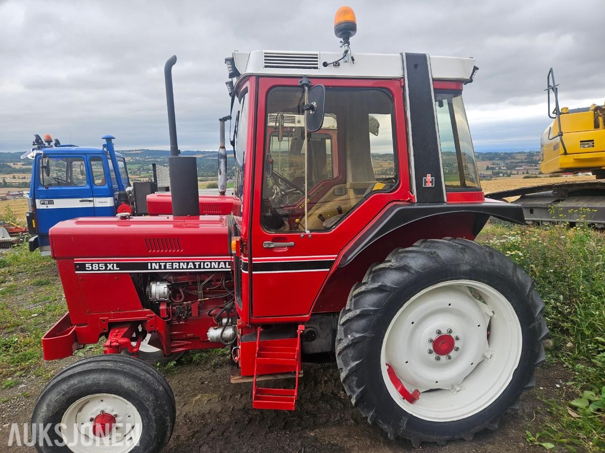 1981 International 585 XL 2WD