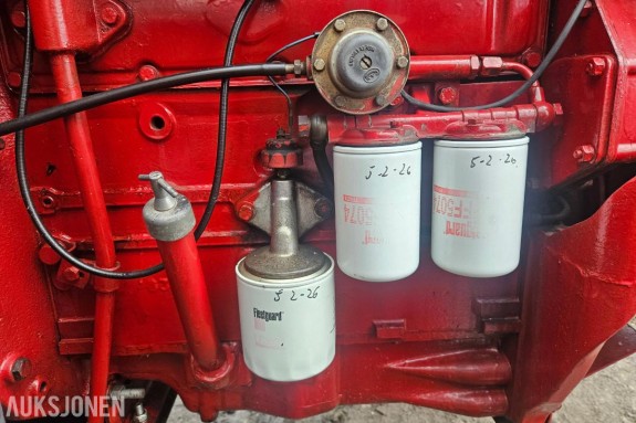 1981 International 585 XL 2WD
