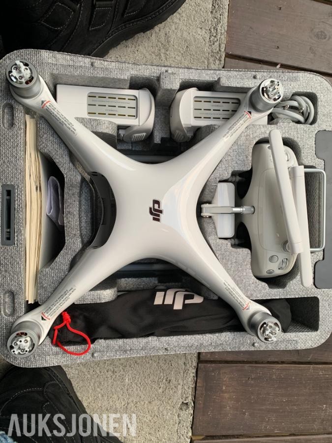 2022 DJI PHANTOM 4 PRO drone