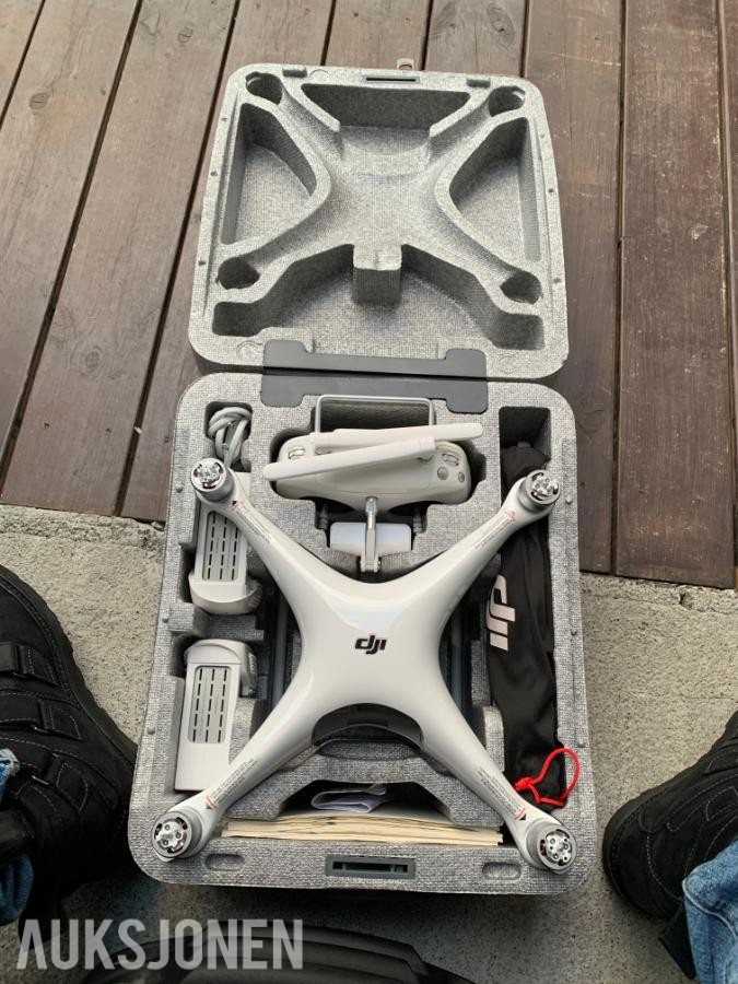 2022 DJI PHANTOM 4 PRO drone