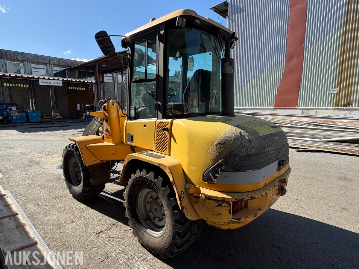 2002 Volvo L35 hjullaster / 15 634 timer / Med skuffe / Sertifisert