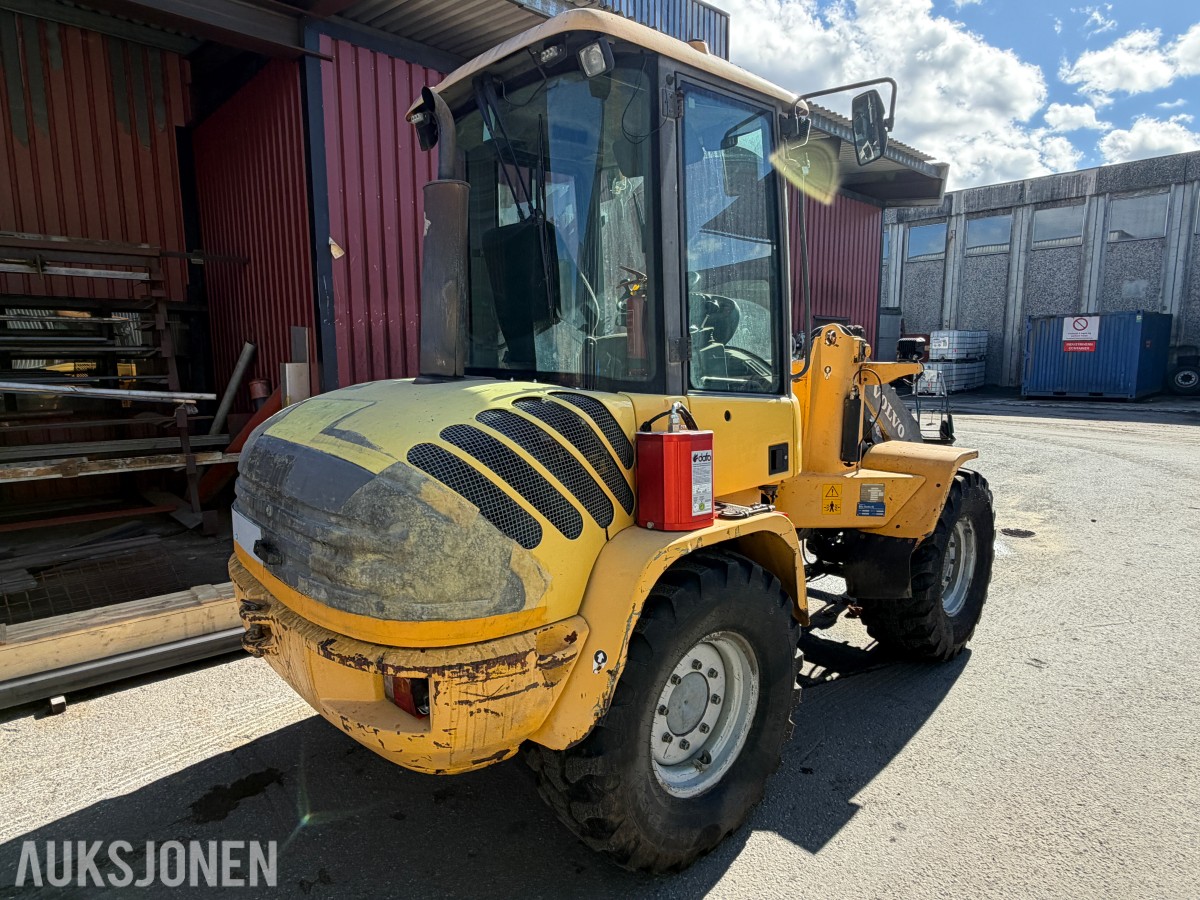 2002 Volvo L35 hjullaster / 15 634 timer / Med skuffe / Sertifisert