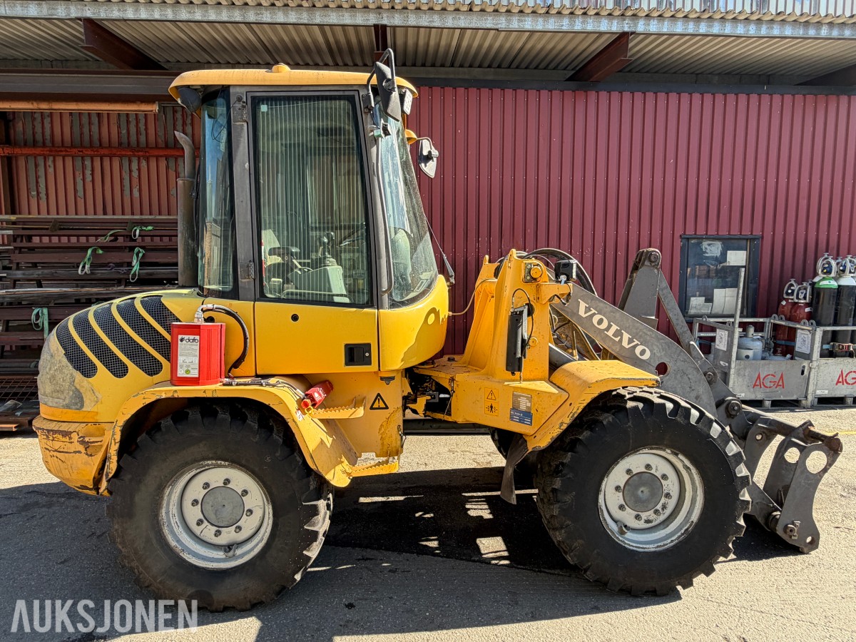 2002 Volvo L35 hjullaster / 15 634 timer / Med skuffe / Sertifisert