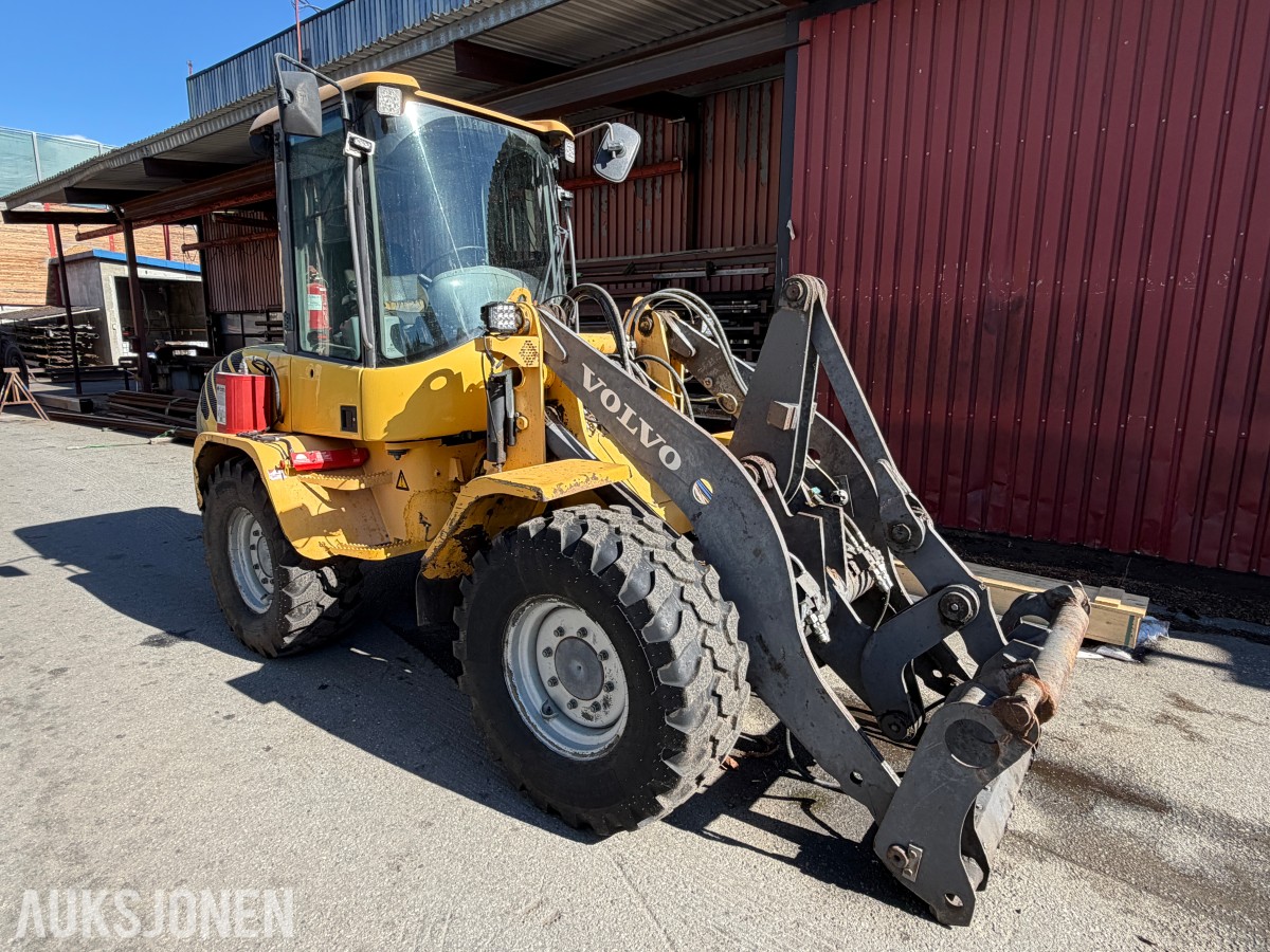 2002 Volvo L35 hjullaster / 15 634 timer / Med skuffe / Sertifisert