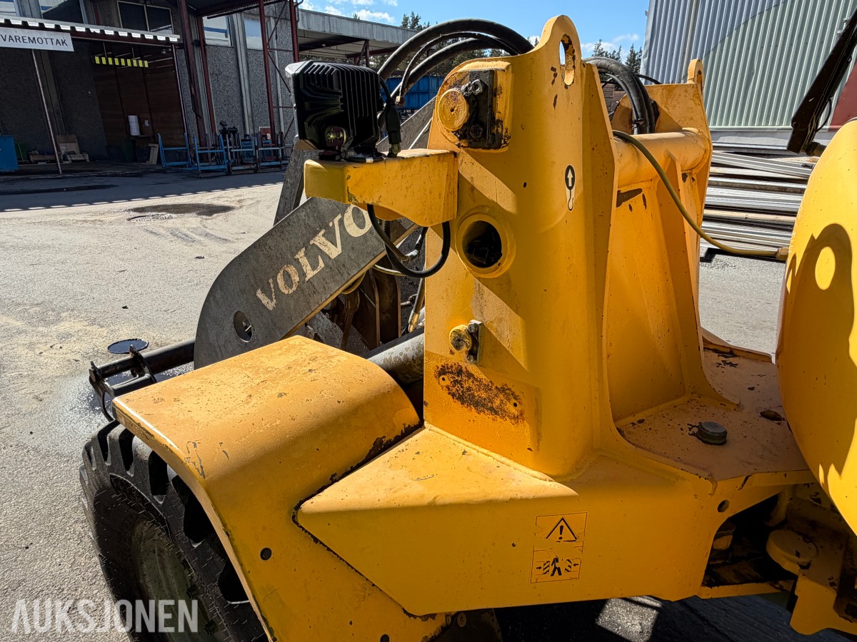 2002 Volvo L35 hjullaster / 15 634 timer / Med skuffe / Sertifisert