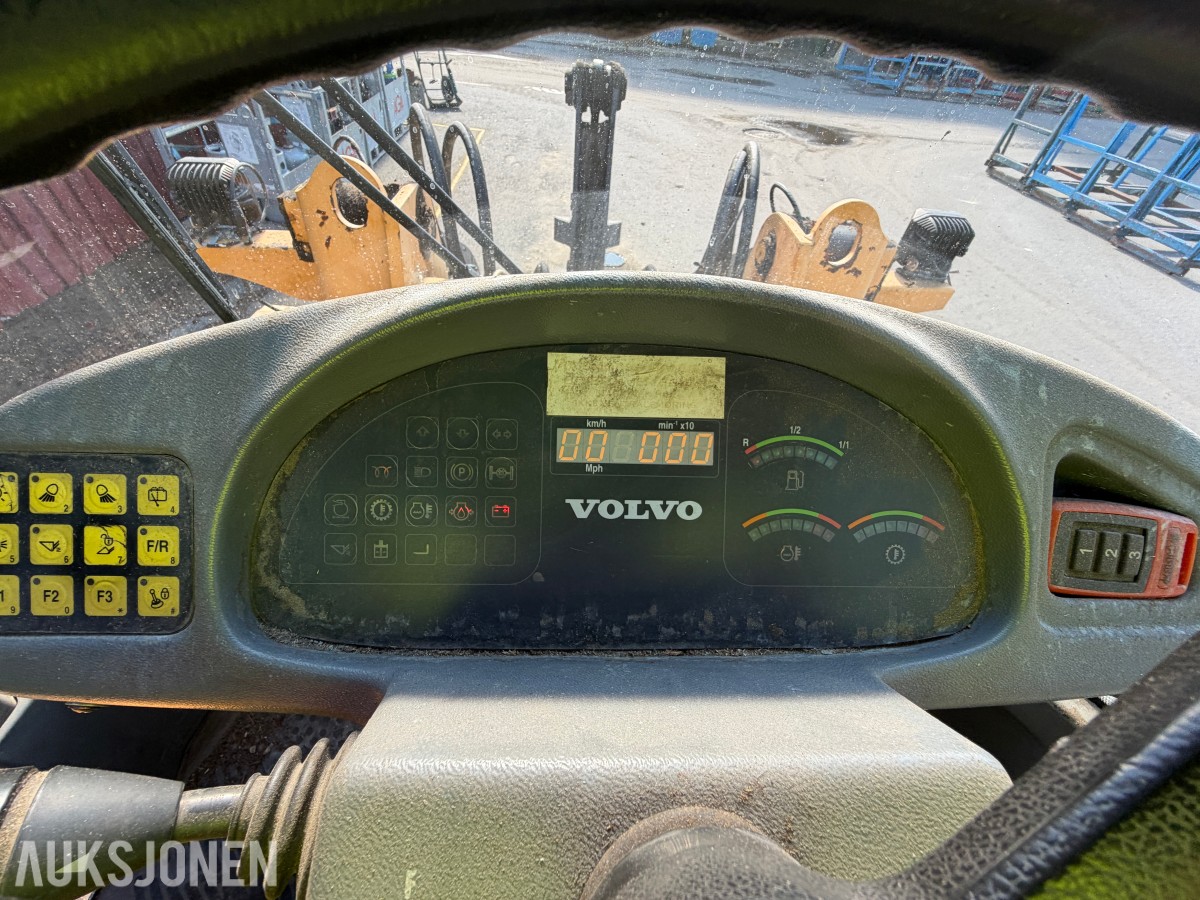 2002 Volvo L35 hjullaster / 15 634 timer / Med skuffe / Sertifisert