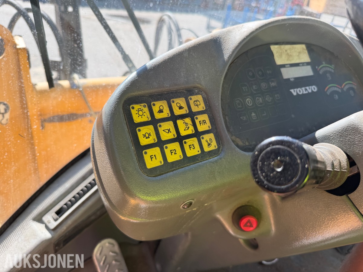 2002 Volvo L35 hjullaster / 15 634 timer / Med skuffe / Sertifisert