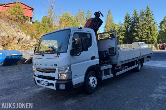 Mitsubishi Fuso Canter 7C18 plan-/kranbil – HMF 610 – radiostyring – 32 000 km – 7 500 kg