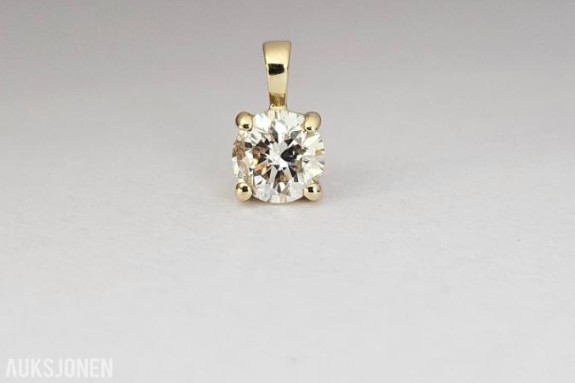 0.50CT ENSTENS DIAMANTANHENG I 14K GULL. HELT NATURLIG DIAMANT! TAKSTBREV OG SERTIFIKAT!